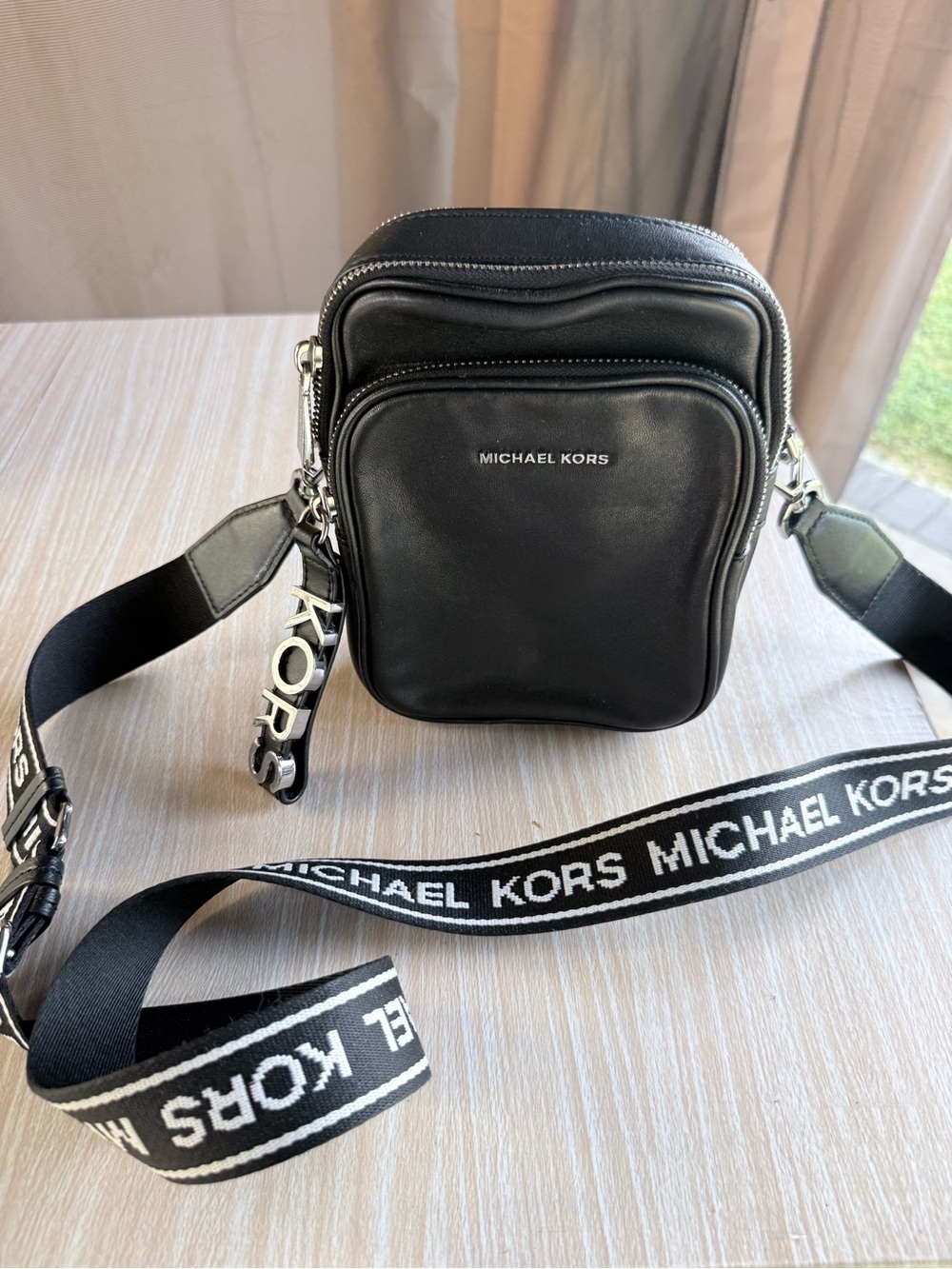 Michael Kors Black Leather Compact Crossbody Phone Pouch